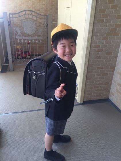 グッドボーイ シンプルカラー クロ アカステッチ 男の子 りくとくん フィットちゃんマガジン 190種類50色から選べる人気のフィットちゃんランドセル 公式サイト